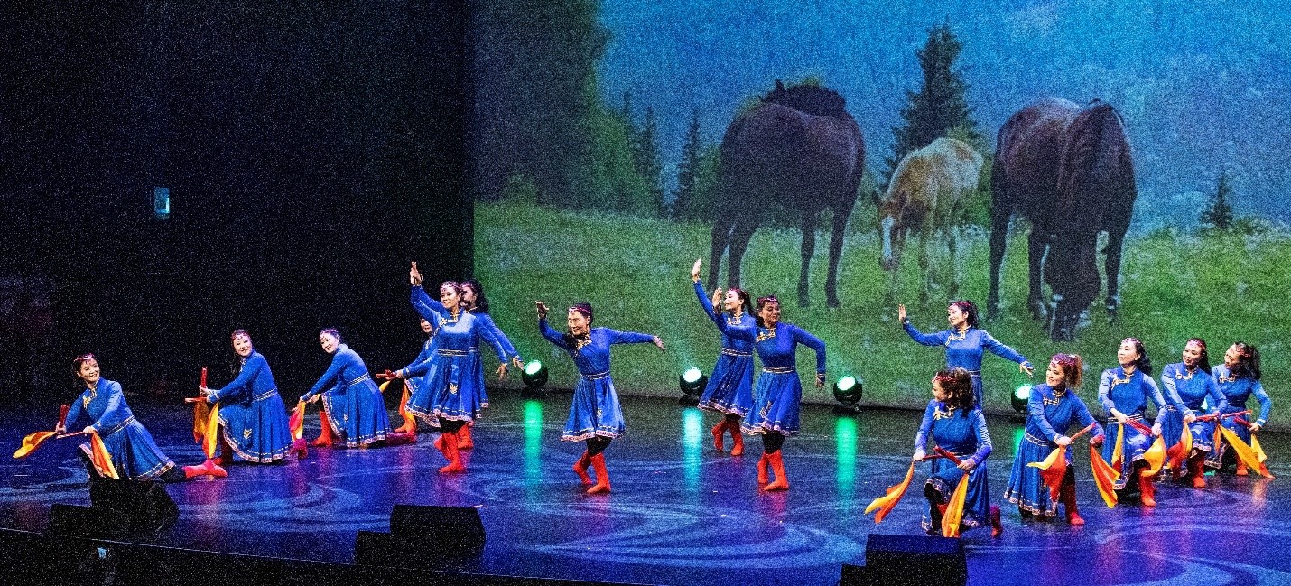 10015